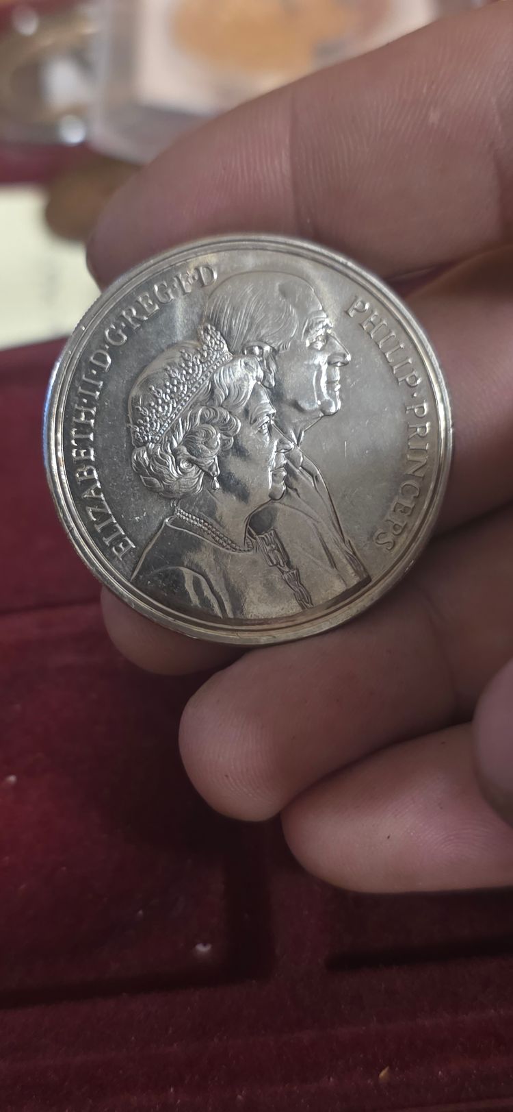 £5 pound Commemorative Coin £7 3