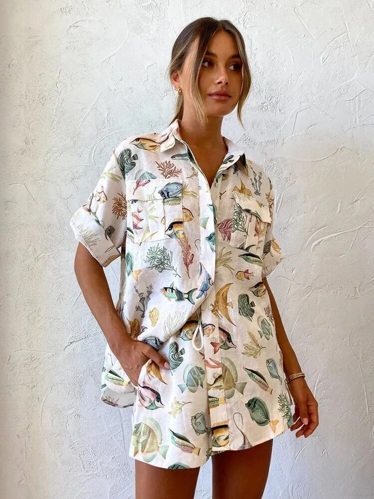 White Short-Sleeve Shirt Dress With Fish Print imagen 1