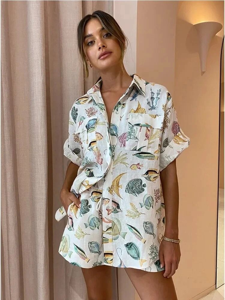 White Short-Sleeve Shirt Dress With Fish Print imagen 3