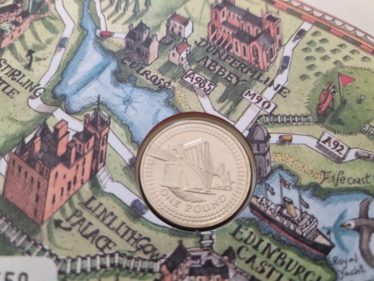 Commemorative Coin Cover With Five Pounds Coins imagen 2