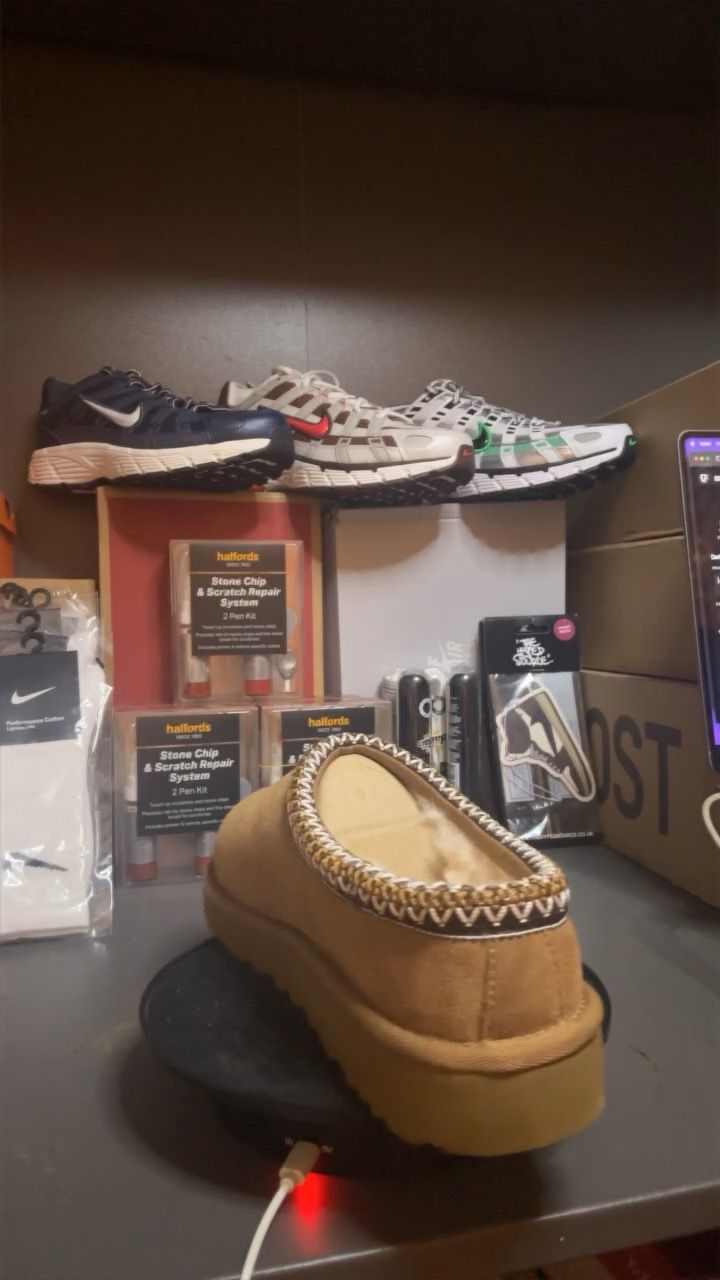 UGG Ugg Taxman Size 8 - Full box  product image