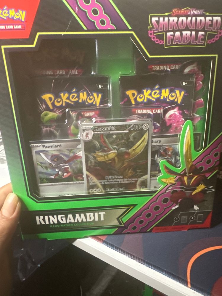 Pokémon Trading Card Game Sword & Shield Shrouded Fable Kingambit Collection