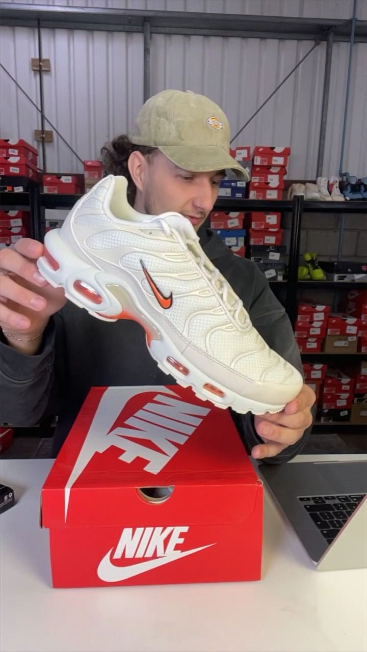 Other 6-9.5 AIR MAX PLUS SAFETY ORANGE NEW BOXED PPICK SIZE  product image