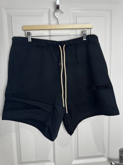 FOG ESSSENTIALS - Jet Black Shorts
