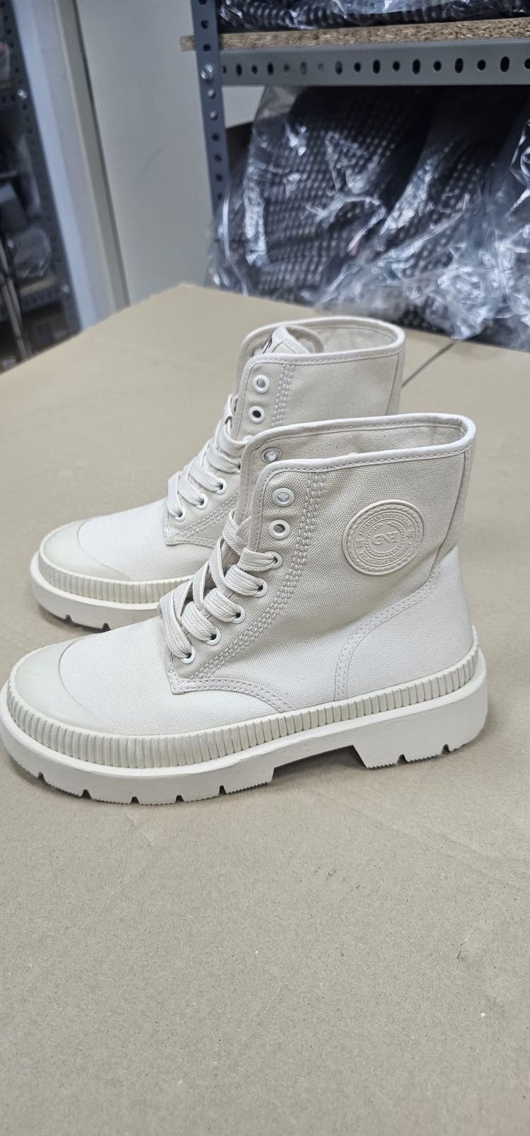 Immagine di white high-top canvas boots GANT 3