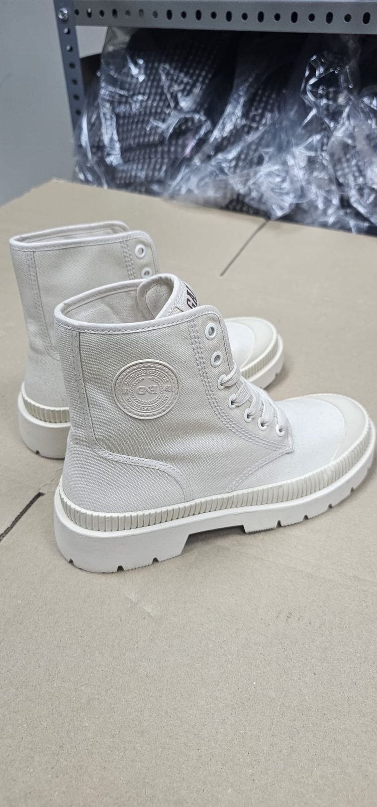 Immagine di white high-top canvas boots GANT 4