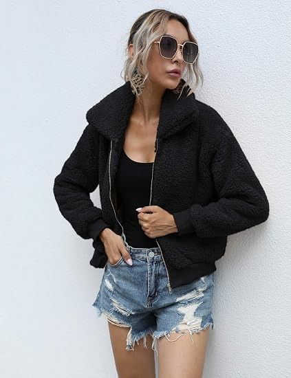 Immagine di Black Zip-Up Fleece Jacket 2