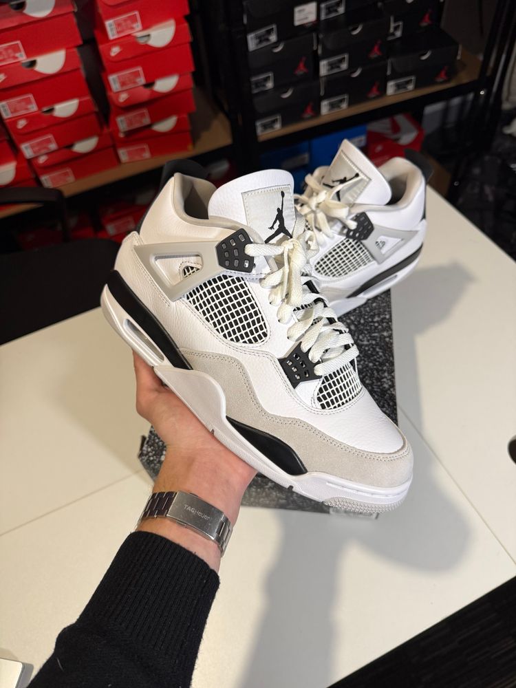 Jordan 4 FREE GIVEAWAG 