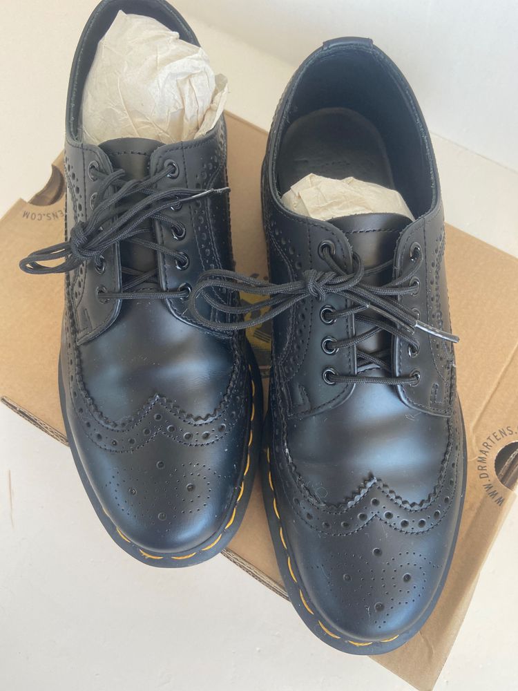 Immagine di Dr. Martens Black Leather Brogue Shoes 41 6