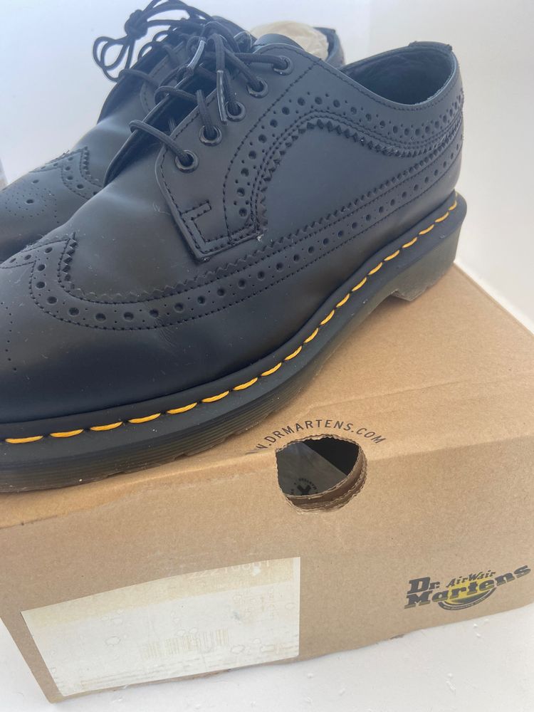 Immagine di Dr. Martens Black Leather Brogue Shoes 41 2