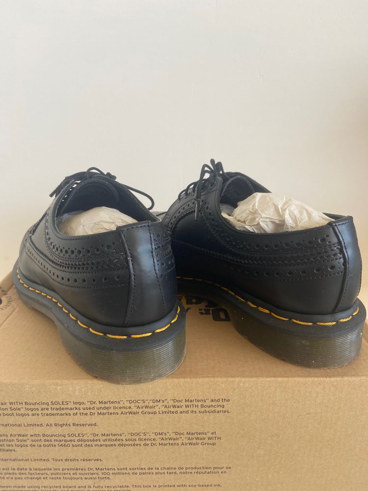 Immagine di Dr. Martens Black Leather Brogue Shoes 41 3