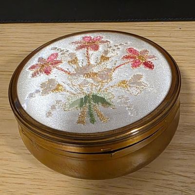 Round Vintage Trinket Or Jewelry Box