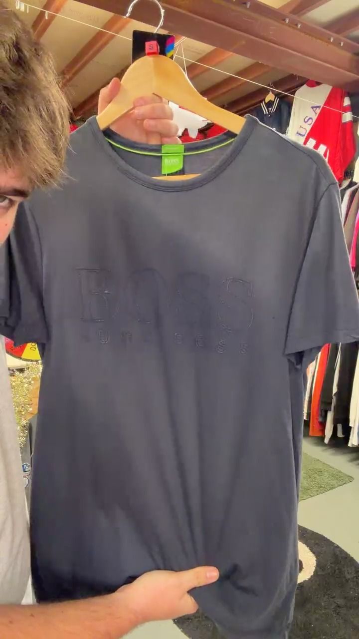 53 HUGO BOSS TEE S - CONDITION SHOWN