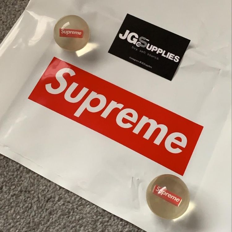 Supreme bouncy balls
