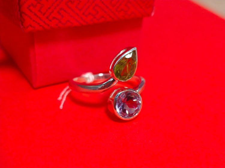 Anillo plata de LEY 925 AJUSTABLE HASTA LA TALLA 22  -AMATISTA Y OLIVINO-