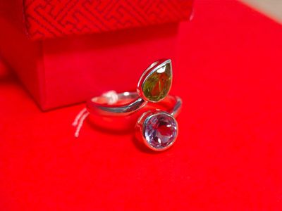 Anillo plata de LEY 925 AJUSTABLE HASTA LA TALLA 22 -AMATISTA Y OLIVINO-