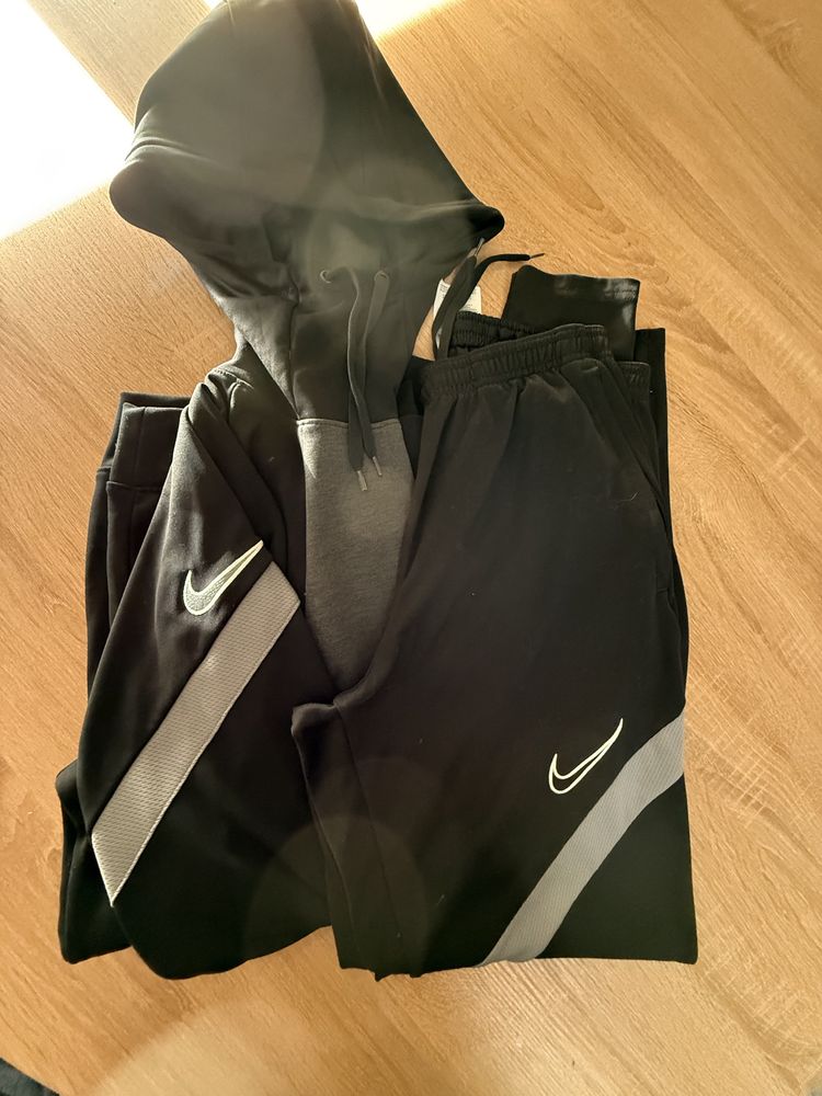 Nike Nike Black And Grey Hoodie And Joggers Set product image