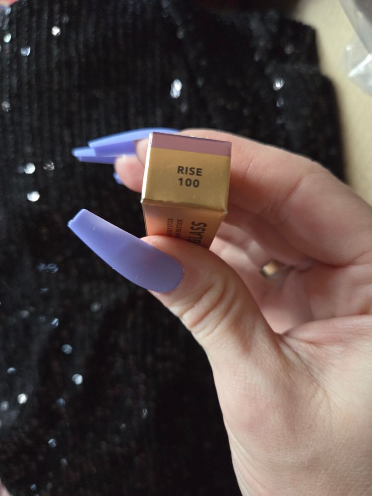 Hourglass Volumizing Glossy Stick 2