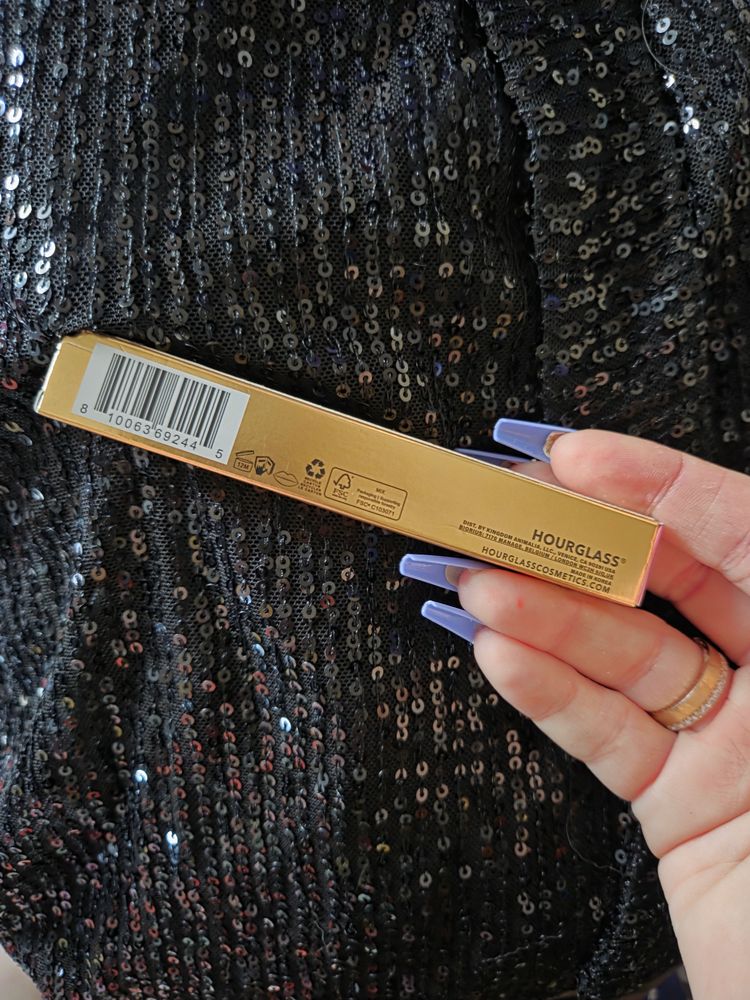 Hourglass Volumizing Glossy Stick 4