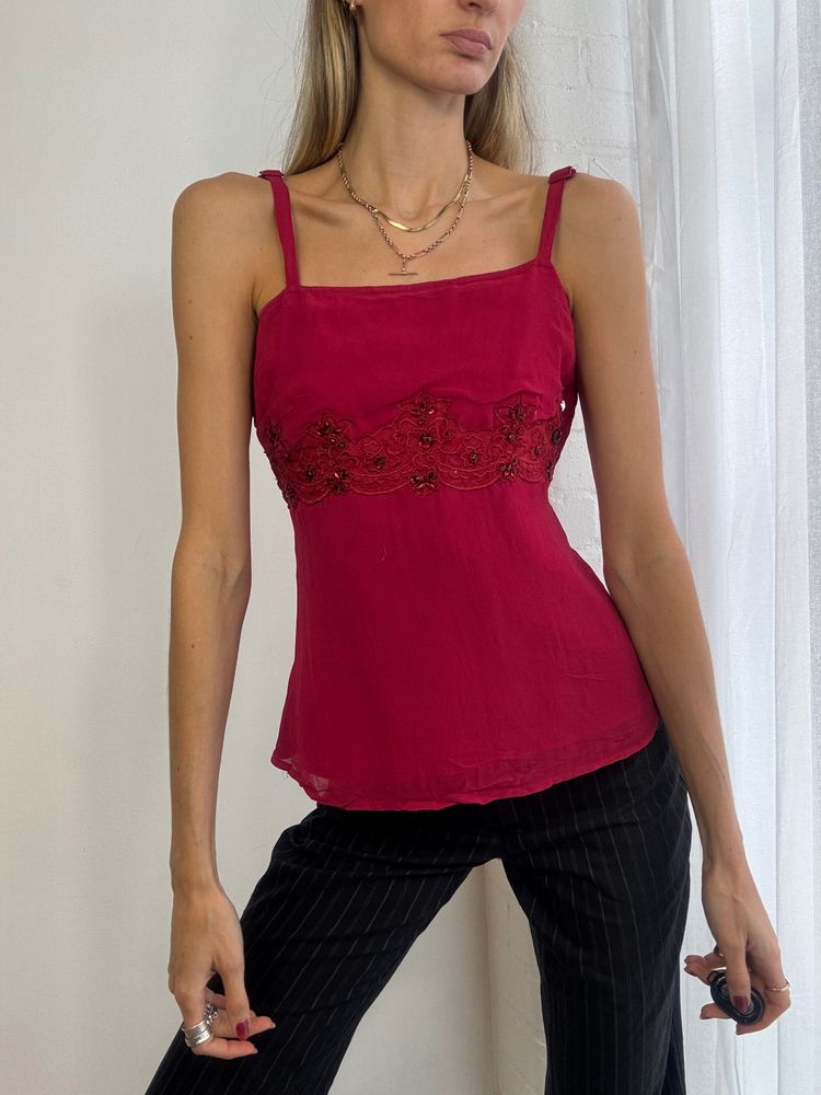 Red Sleeveless Top With Embroidered Detail