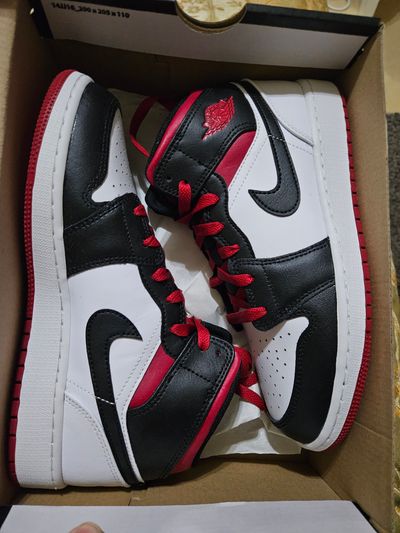 Nike jordan 1 mid