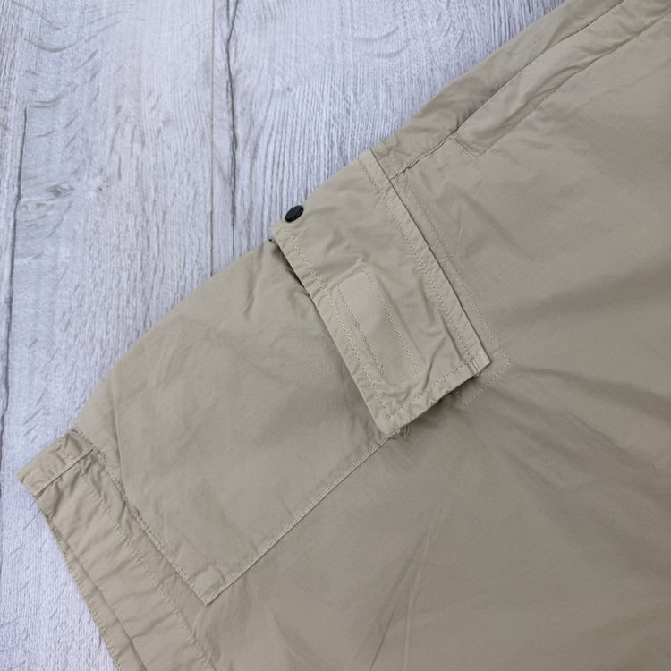 Immagine di Stone Island Men’s Cargo Shorts - Uk 30 (Fit 32) 3