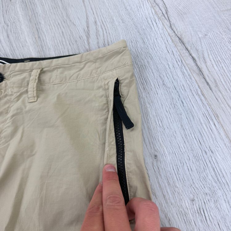 Immagine di Stone Island Men’s Cargo Shorts - Uk 30 (Fit 32) 6