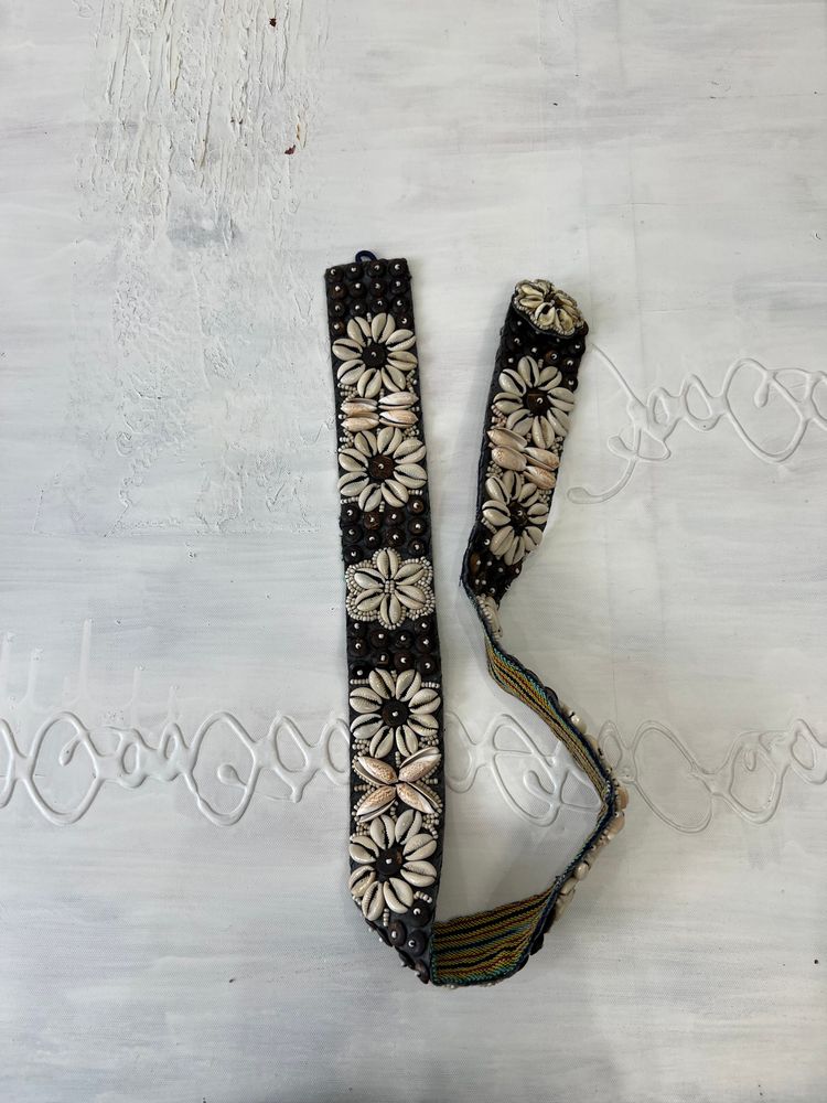 COASTAL COWGIRL DROP |grey belt with white shells all over 6