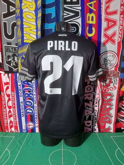 Juventus Away 2012/13 Pirlo – Size M