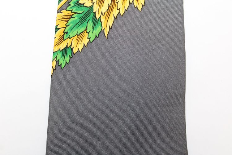VINTAGE GIANNI VERSACE BAROQUE PATTERN SILK TIE 3