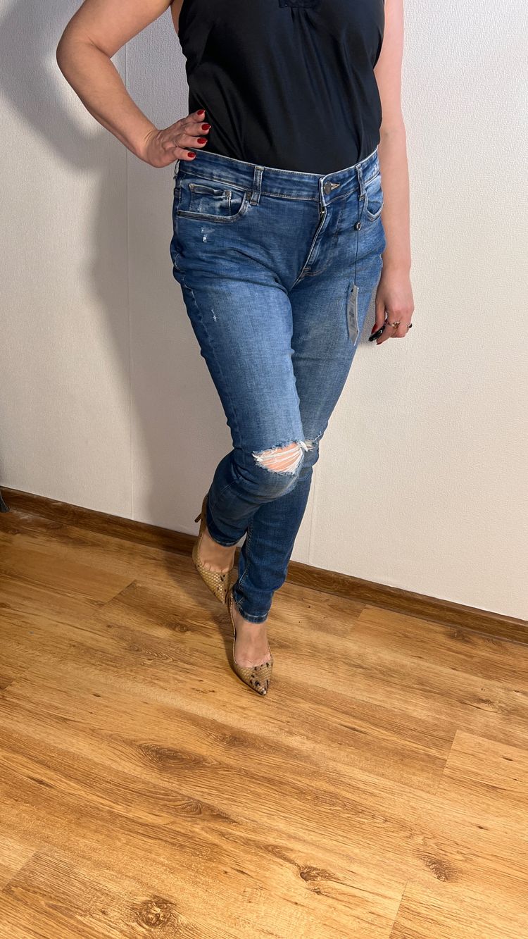 Blue Distressed Skinny Jeans    Primark Denim Co jeans nienieski skinny r.42-44 przetarcia image 2