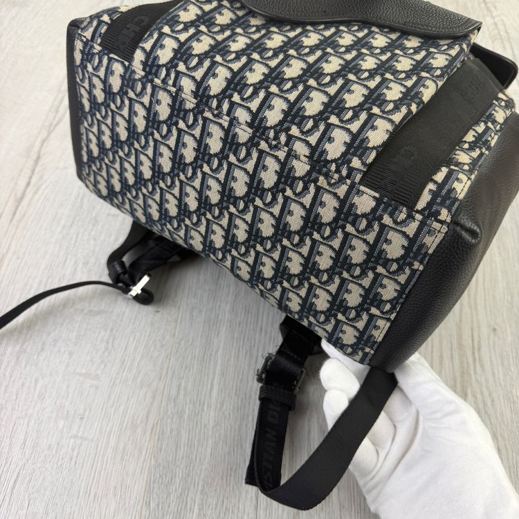 Dior Men’s Oblique Jacquard Saddle Backpack With Flap obraz 6