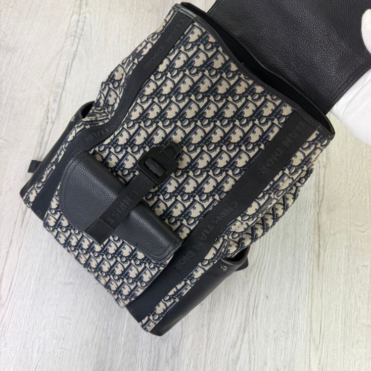 Dior Men’s Oblique Jacquard Saddle Backpack With Flap obraz 3