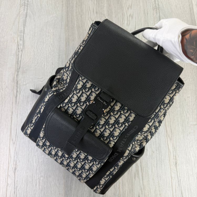 Dior Men’s Oblique Jacquard Saddle Backpack With Flap obraz 11