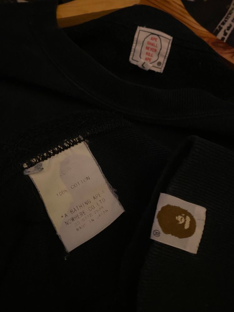 Immagine di AW2005 Bape x Kaws Crossed Stars Jumper 2
