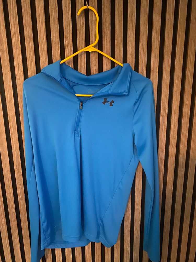 Under Armour blue long sleeve quarter-zip top