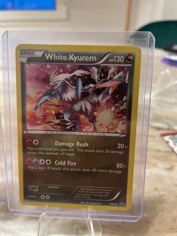 White Kyurem Pokémon Card