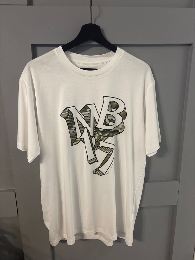 Moda white graphic t-shirt large 