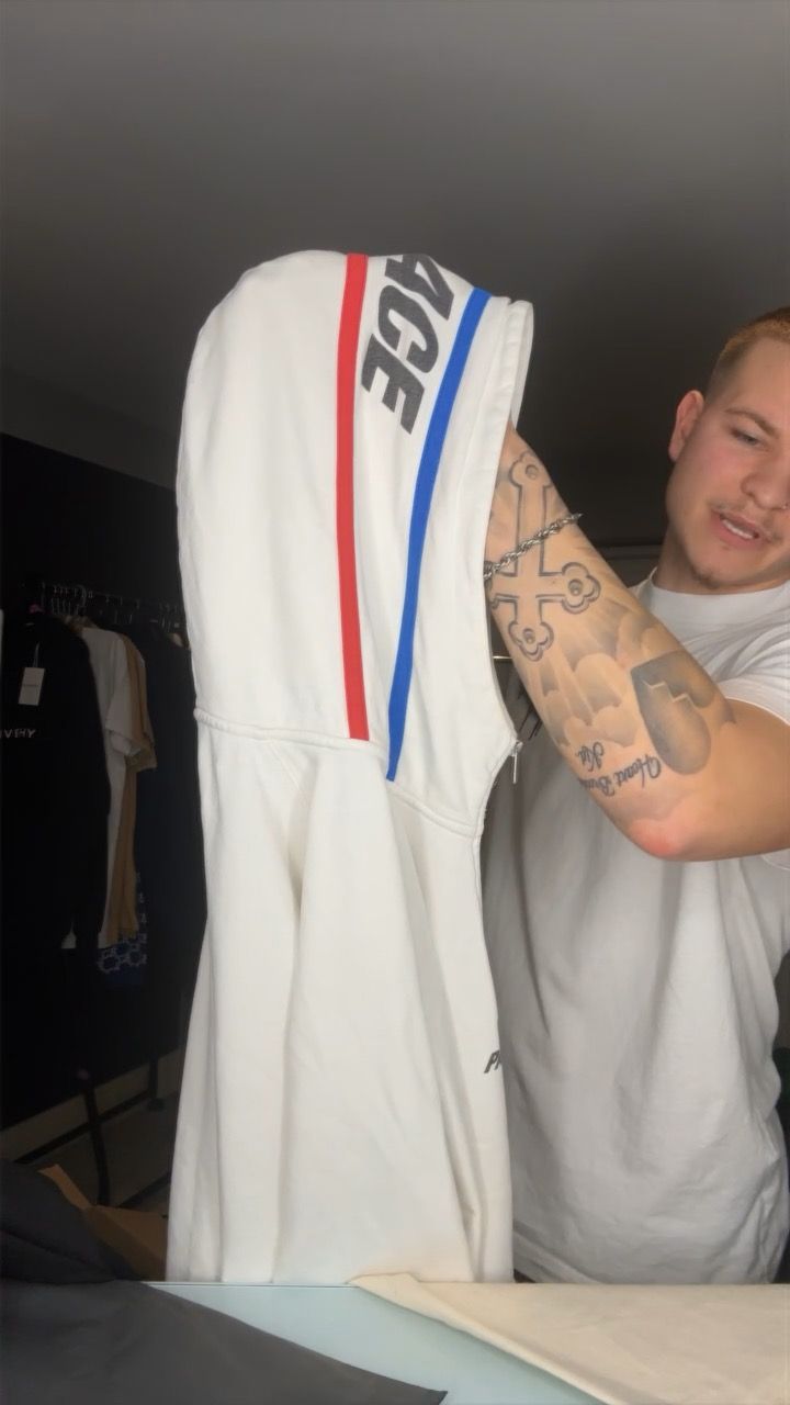 Palace size large palace hoodie - preloved  product image