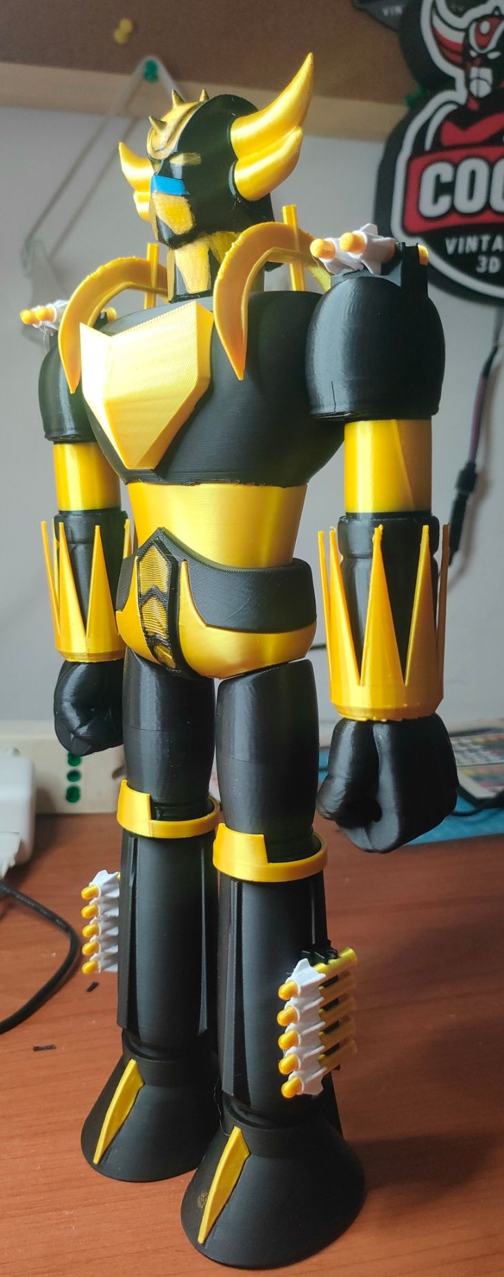 Immagine di Goldrake Jumbo Inspired Gold Version Custom 30 CM 3