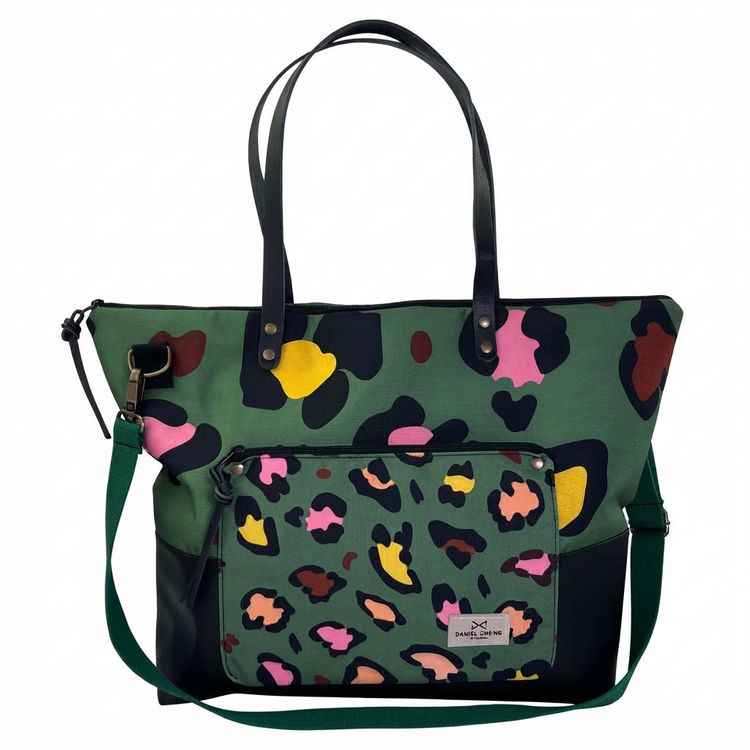 Travel Bag impermeable ANIMAL PRINT VERDE image 1