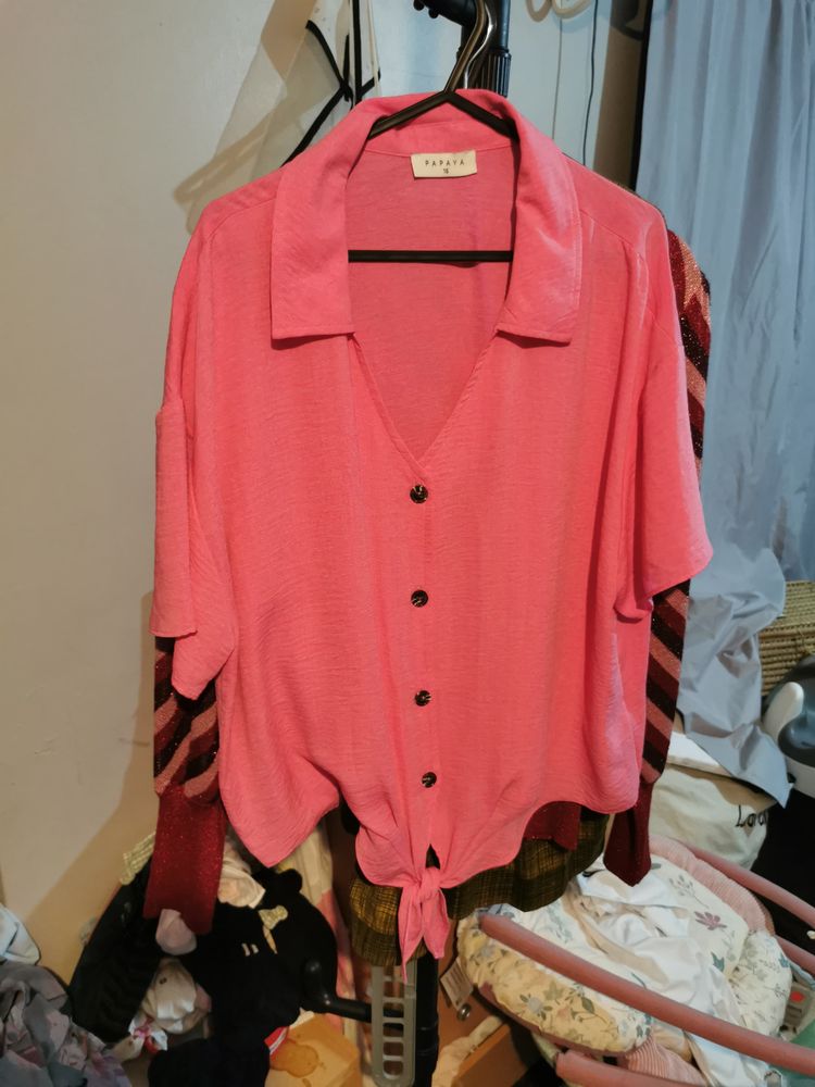 Pink Button-Up Blouse With Tie Front imagen 1