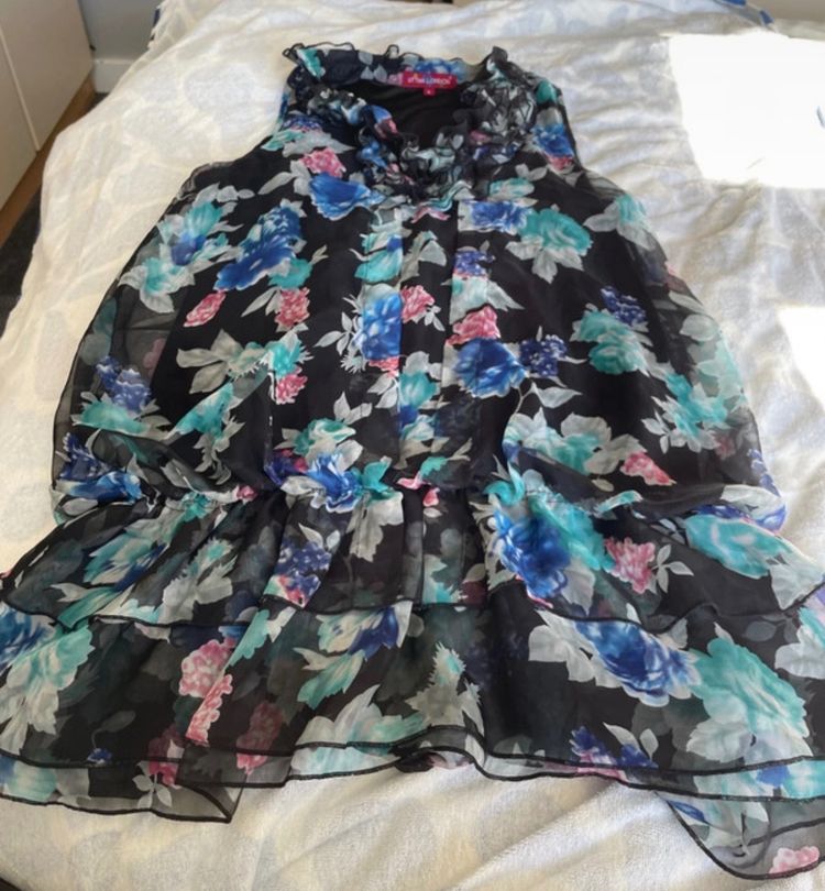Floral Sleeveless Blouse