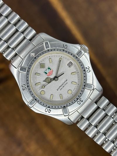 TAG Heuer Professional 200m Quartz (Grey Dial)