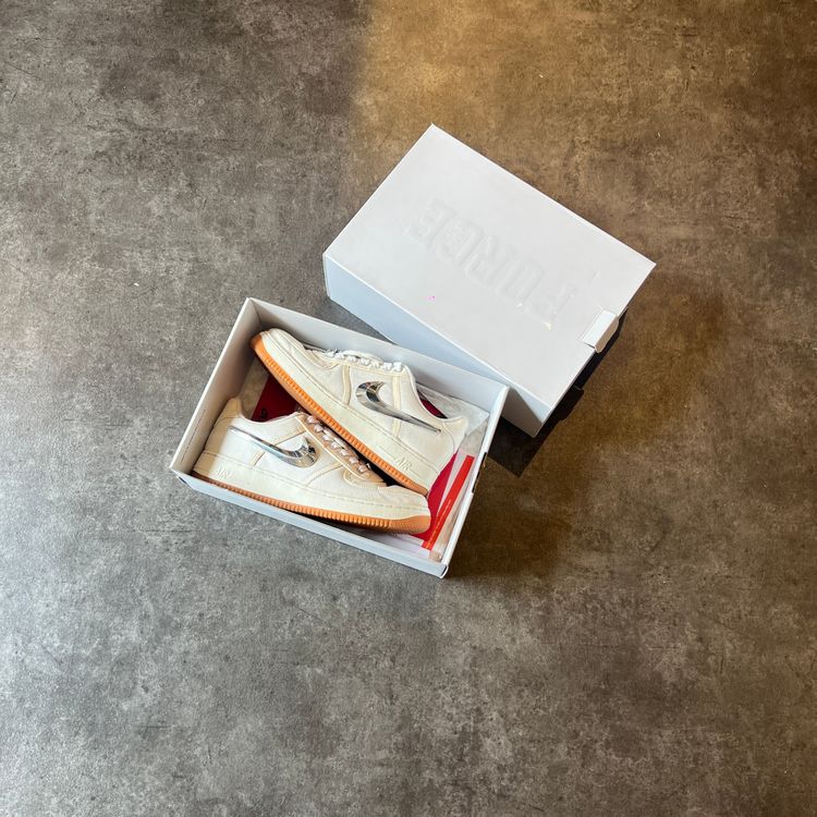 Nike Air Force 1 Low Travis Scott (AF100) Taglia 43 (Usato)
