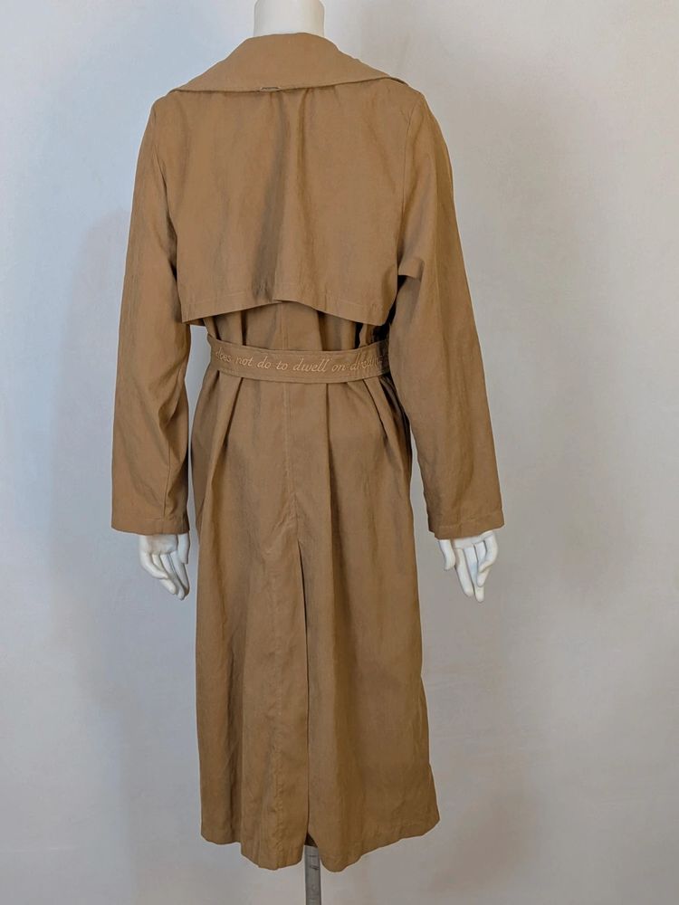 Trench lungo Harry Potter wizarding world beige con cintura ricamata imagen 2