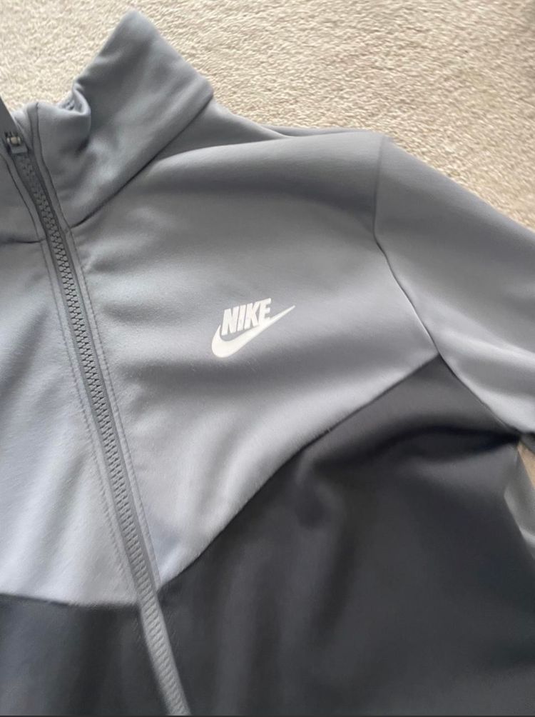 Immagine di Nike Tracksuit Jacket And Pants 1