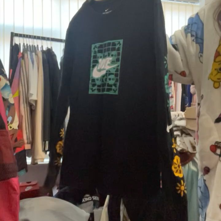 Nike Nike graphic long sleeve tee product image