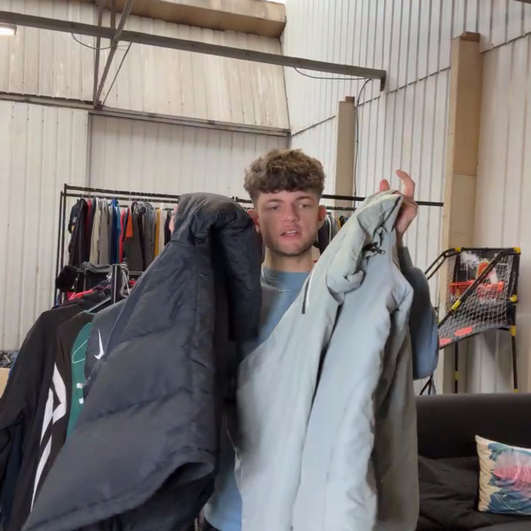 Nike nike puffers m  product image