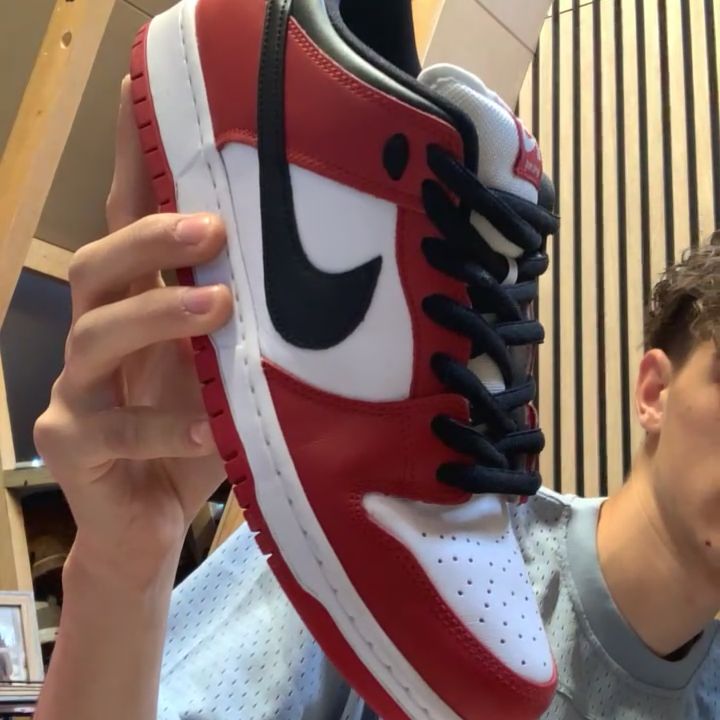 Nike nike sb dunk low chicago used with box size 11 product image